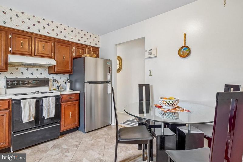 8606 Bluffwood Ln, Fort Washington, MD 20744