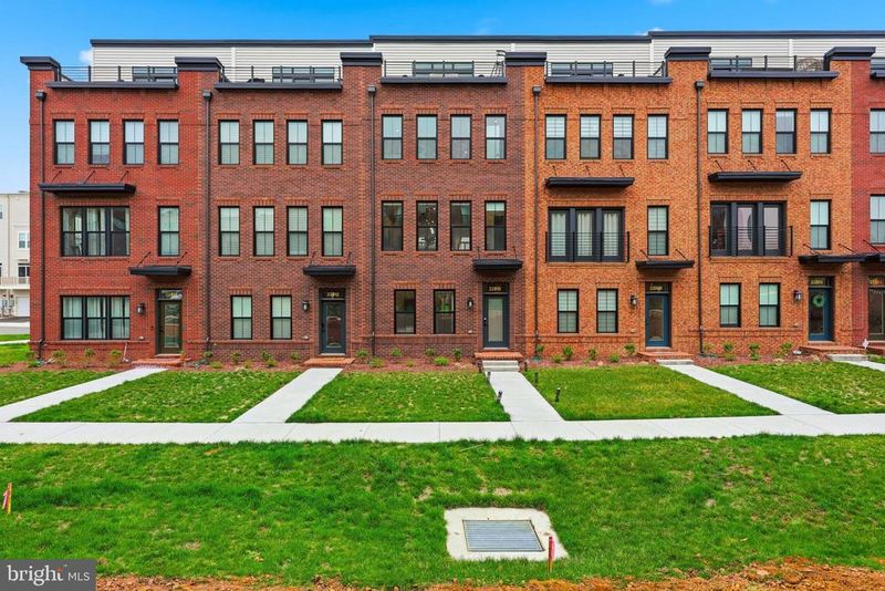 22810 Tawny Pine, Ashburn, VA 20148