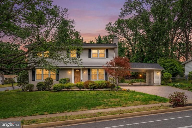 8612 Cottage St, Vienna, VA 22180