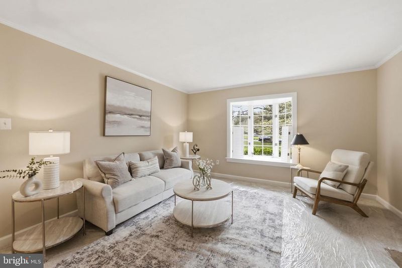 9800 Kohoutek Ct, Vienna, VA 22182