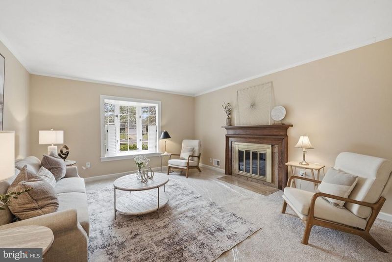 9800 Kohoutek Ct, Vienna, VA 22182
