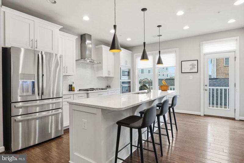 3420 11th St S, Arlington, VA 22204