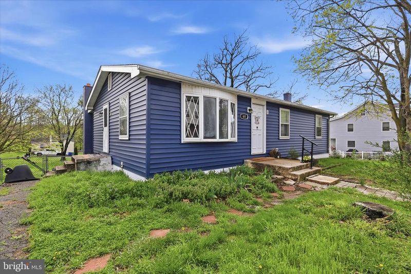 611 Tritapoe Dr, Knoxville, MD 21758