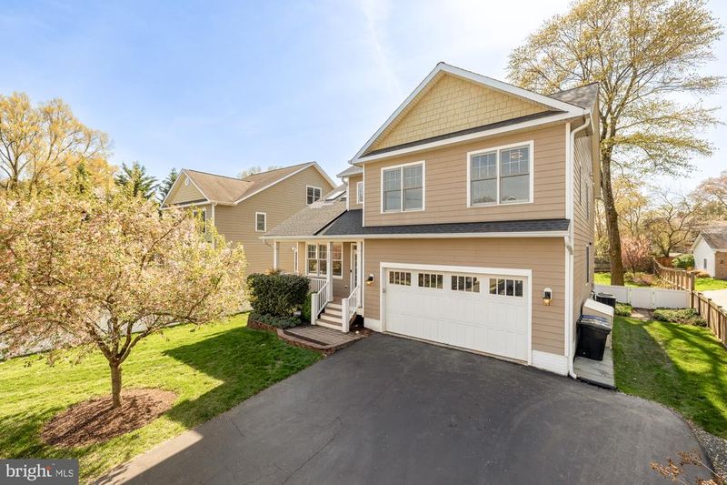 1022 N Edison St, Arlington, VA 22205