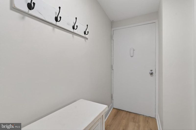 801 N Pitt St N #618, Alexandria, VA 22314