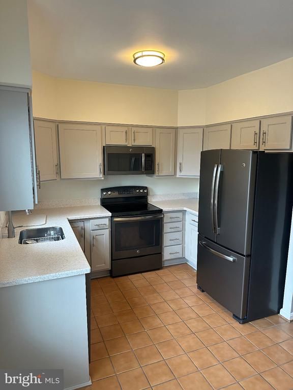 942 S Rolfe St, Arlington, VA 22204