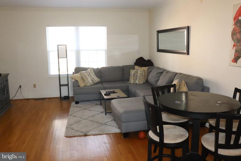 942 S Rolfe St, Arlington, VA 22204