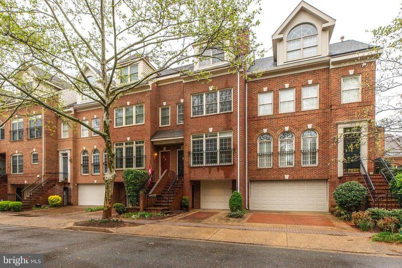 1516 N Colonial Ter, Arlington, VA 22209