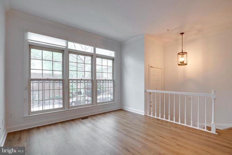 1516 N Colonial Ter, Arlington, VA 22209