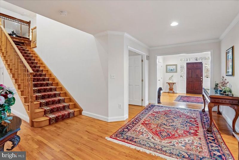 10810 Burbank Dr, Potomac, MD 20854