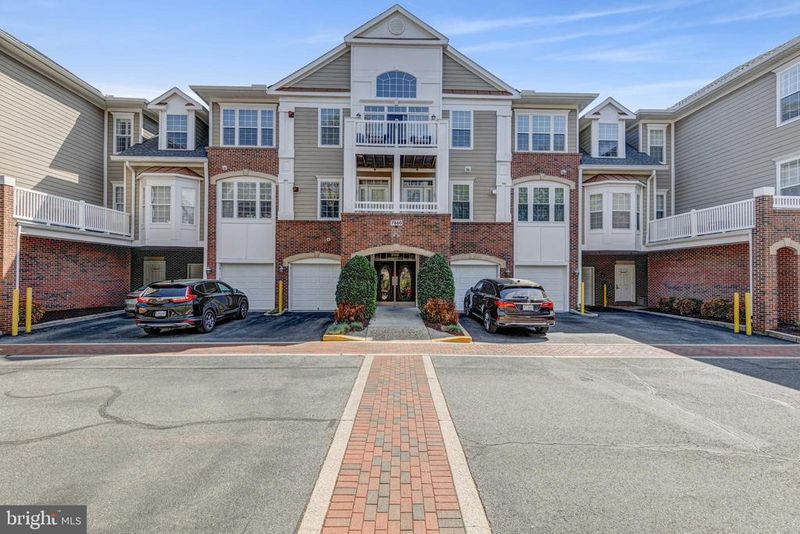 7860 Rolling Woods Ct #304, Springfield, VA 22152