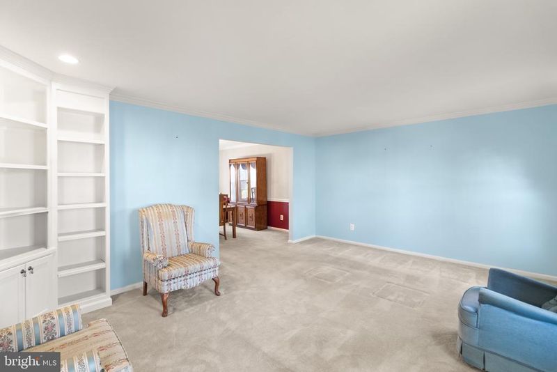 5613 Doolittle St, Burke, VA 22015
