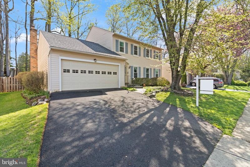 5613 Doolittle St, Burke, VA 22015