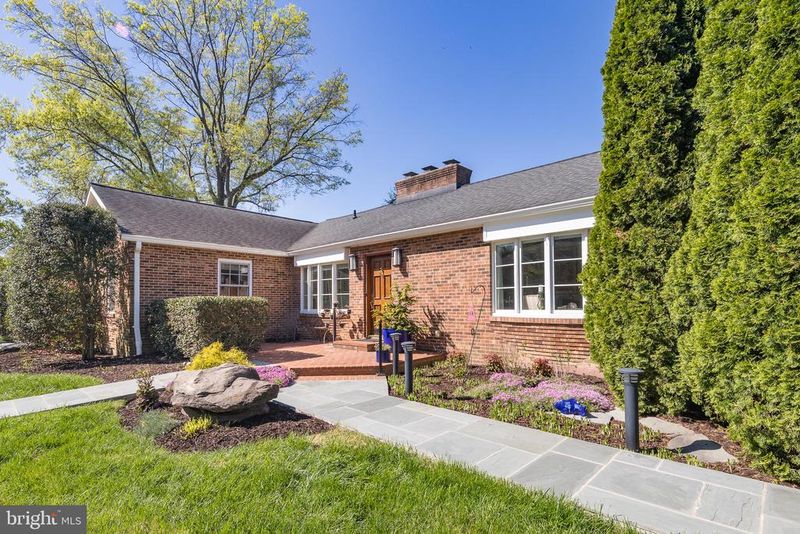 9352 Mount Vernon Cir, Alexandria, VA 22309