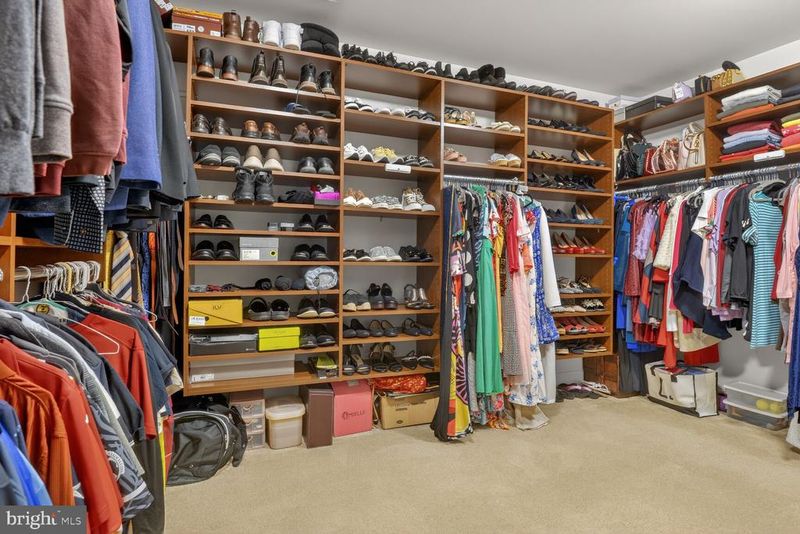4714 Barnum Ln, Alexandria, VA 22312