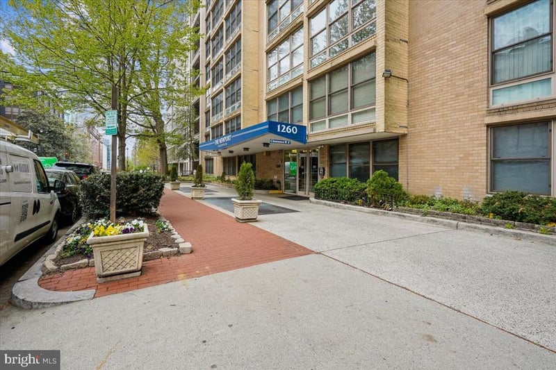 1260 21st St NW #111, Washington, DC 20036