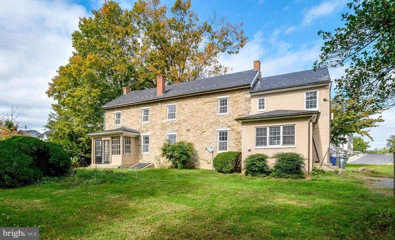 1776 Atlas Dr, Frederick, MD 21702