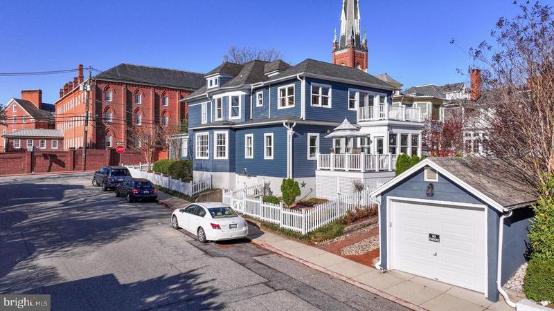 98 Duke Of Gloucester St, Annapolis, MD 21401
