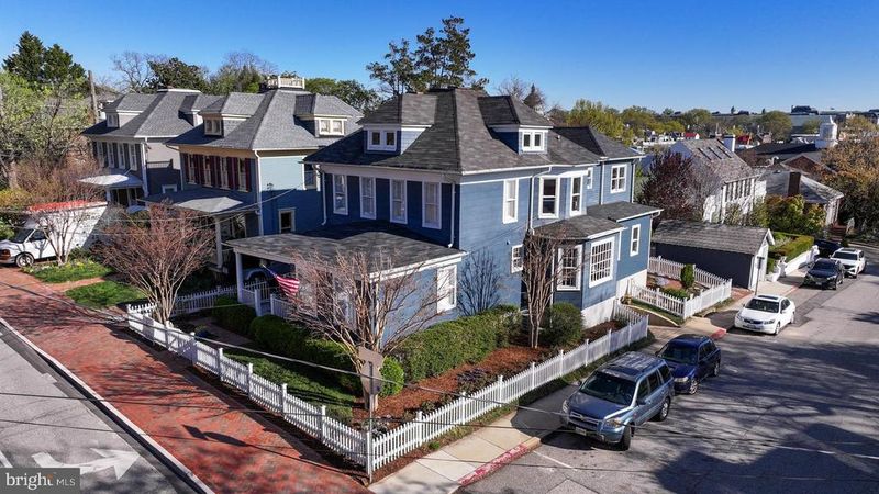 98 Duke Of Gloucester St, Annapolis, MD 21401