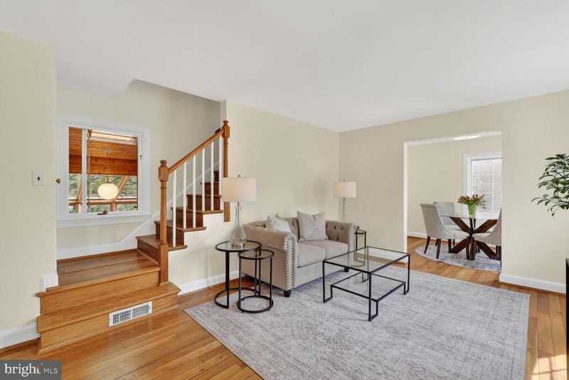 2633 N Florida St, Arlington, VA 22207