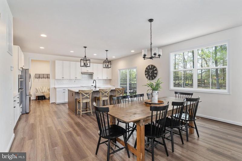 191 Moffett Ln, Fredericksburg, VA 22406