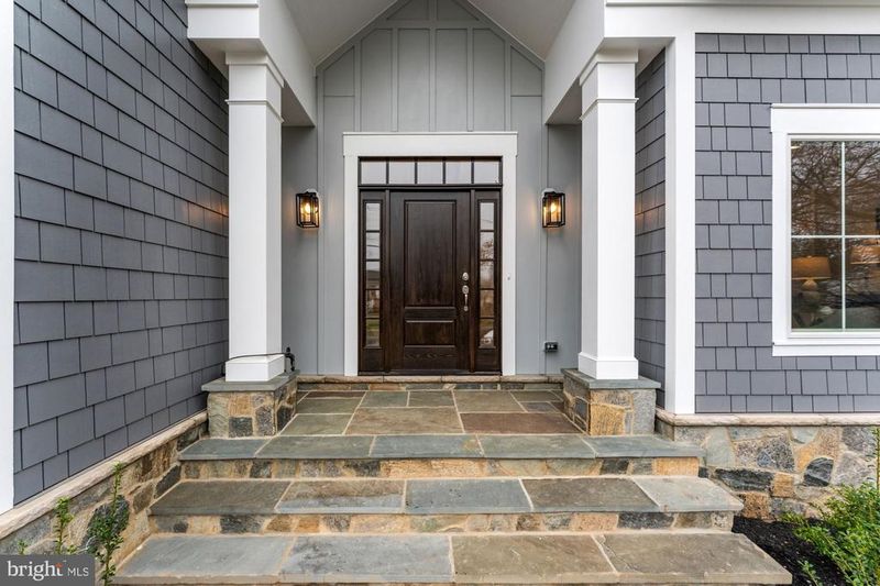 6712 Moly Dr, Falls Church, VA 22046