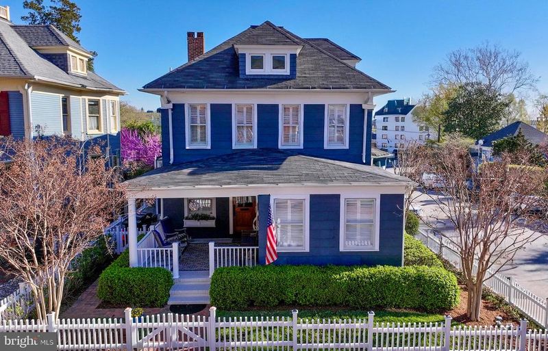 98 Duke Of Gloucester St, Annapolis, MD 21401