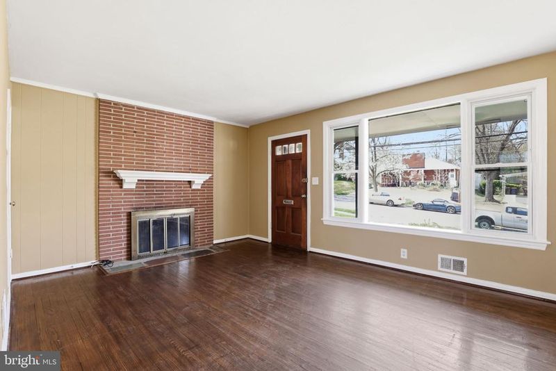 5709 84th Ave, Hyattsville, MD 20784
