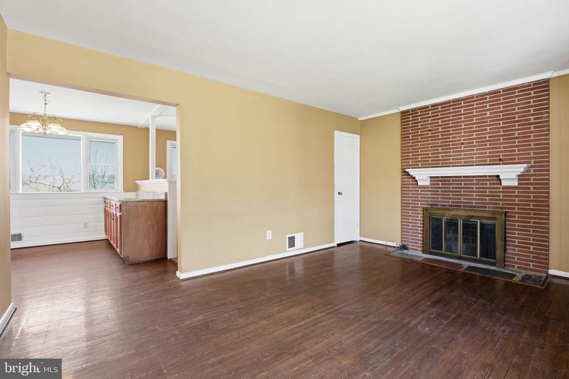 5709 84th Ave, Hyattsville, MD 20784