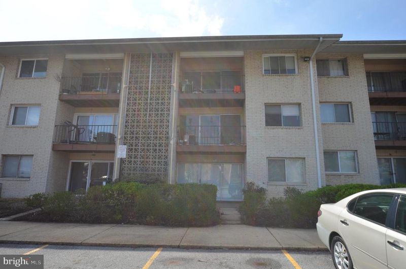 5458 85th Ave #101, Hyattsville, MD 20784