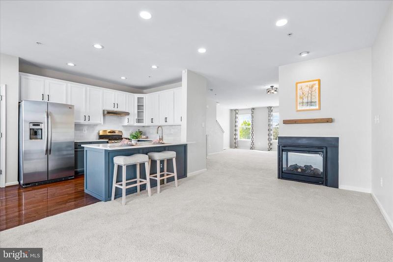 318 E Wainscot Dr, New Market, MD 21774