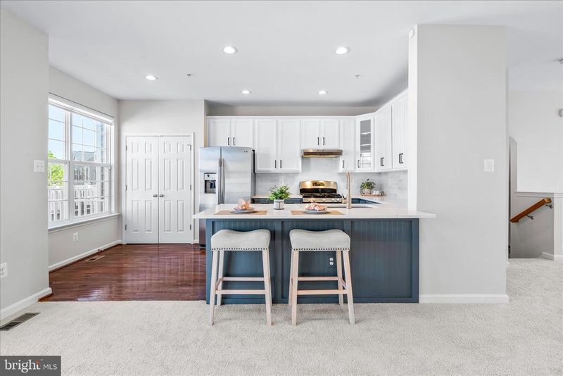 318 E Wainscot Dr, New Market, MD 21774