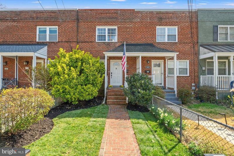 509 E Windsor Ave #A, Alexandria, VA 22301