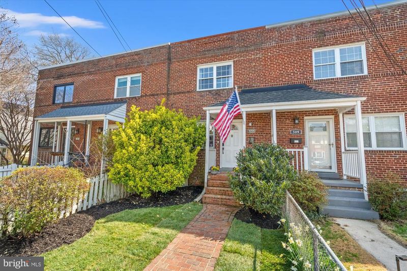 509 E Windsor Ave #A, Alexandria, VA 22301
