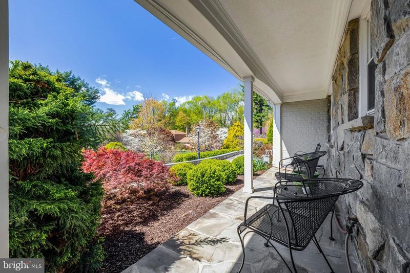 2114 Galloping Way, Vienna, VA 22181