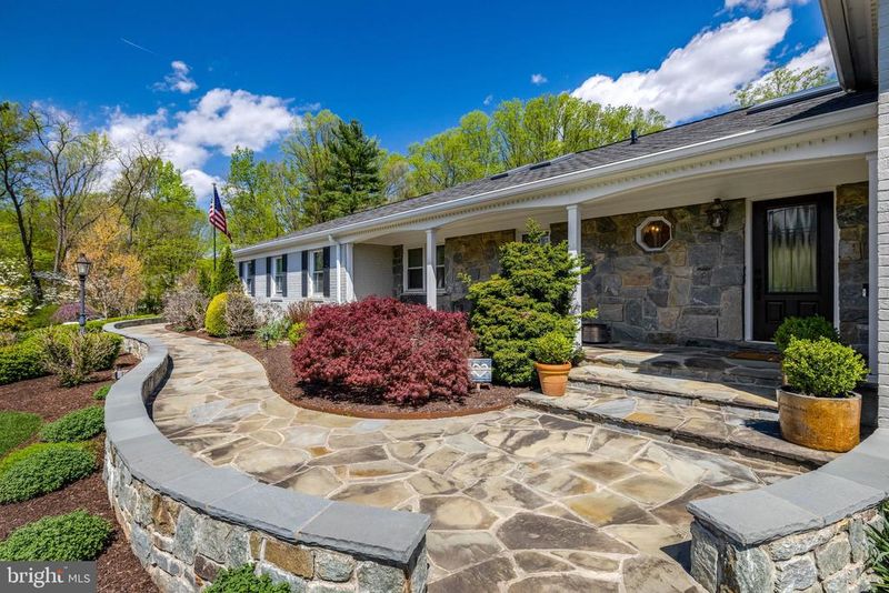 2114 Galloping Way, Vienna, VA 22181
