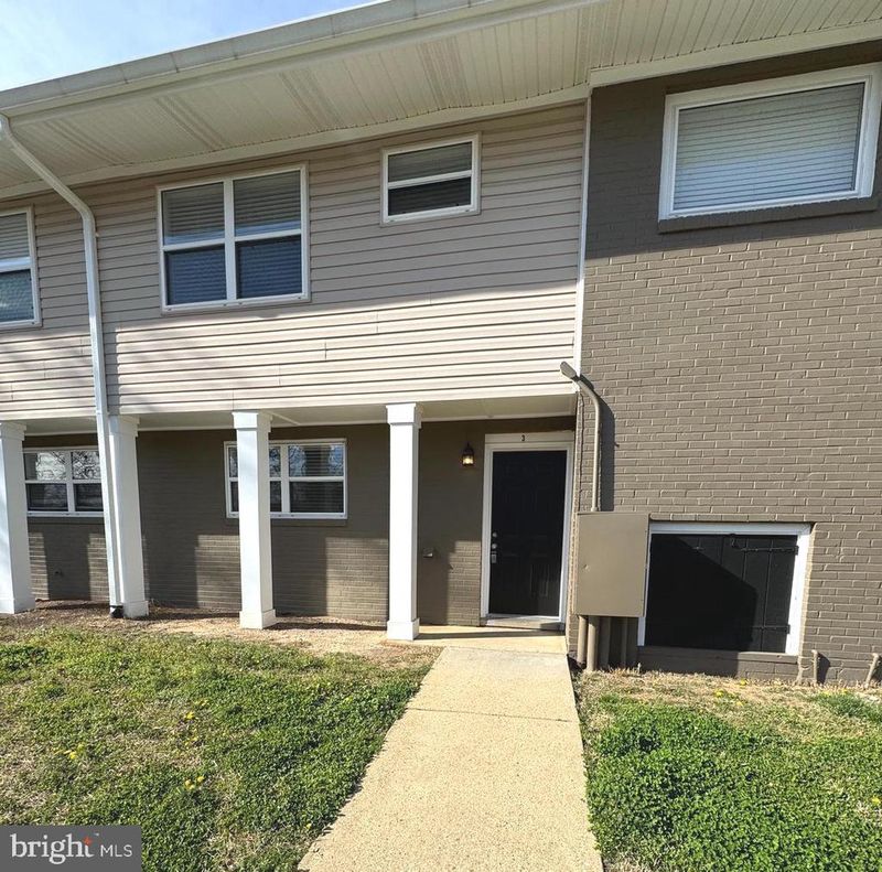 2050 Nike Dr #3, Waldorf, MD 20601
