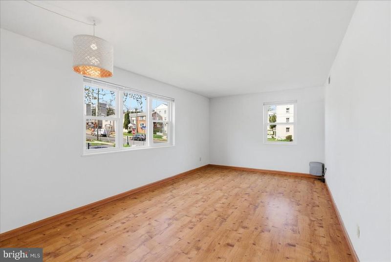 6198 Greenwood Dr #101, Falls Church, VA 22044