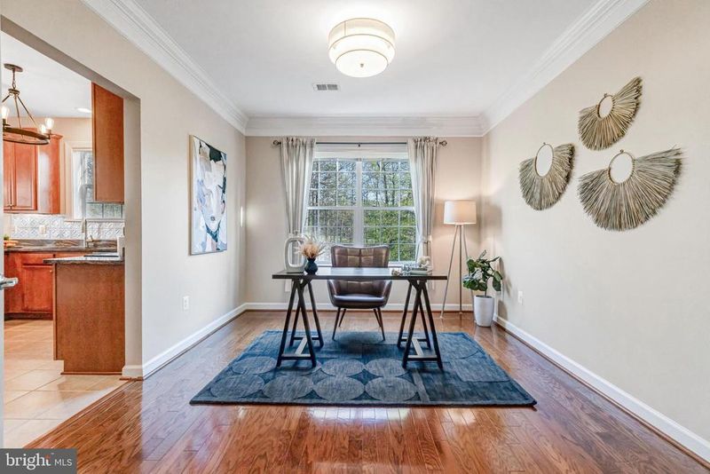 7860 Rolling Woods Ct #304, Springfield, VA 22152