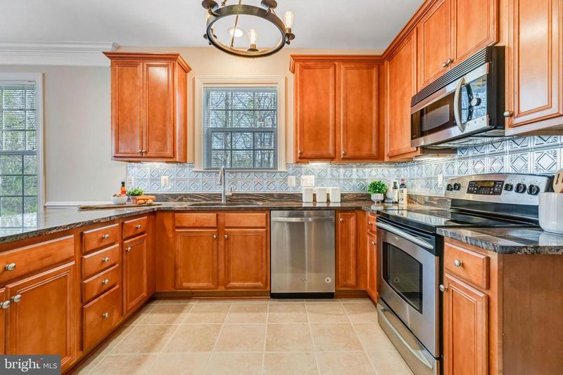 7860 Rolling Woods Ct #304, Springfield, VA 22152