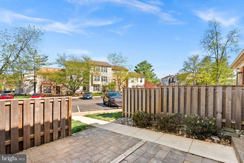7442 Emerald Dr, Manassas, VA 20109