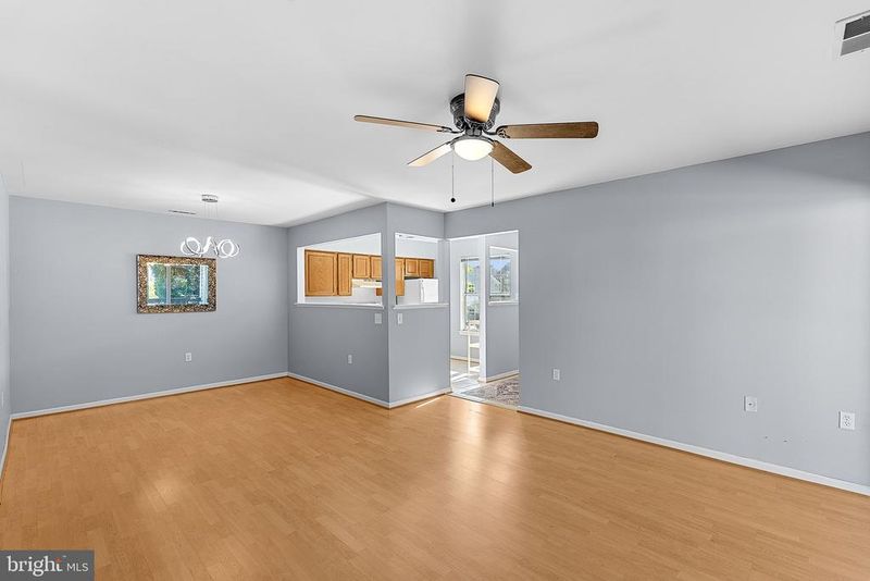 9363 Scarlet Oak Dr, Manassas, VA 20110