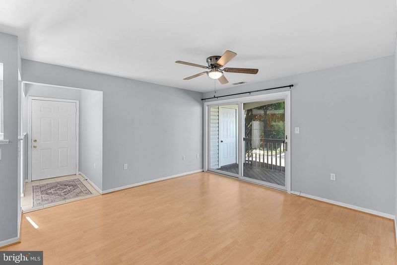 9363 Scarlet Oak Dr, Manassas, VA 20110
