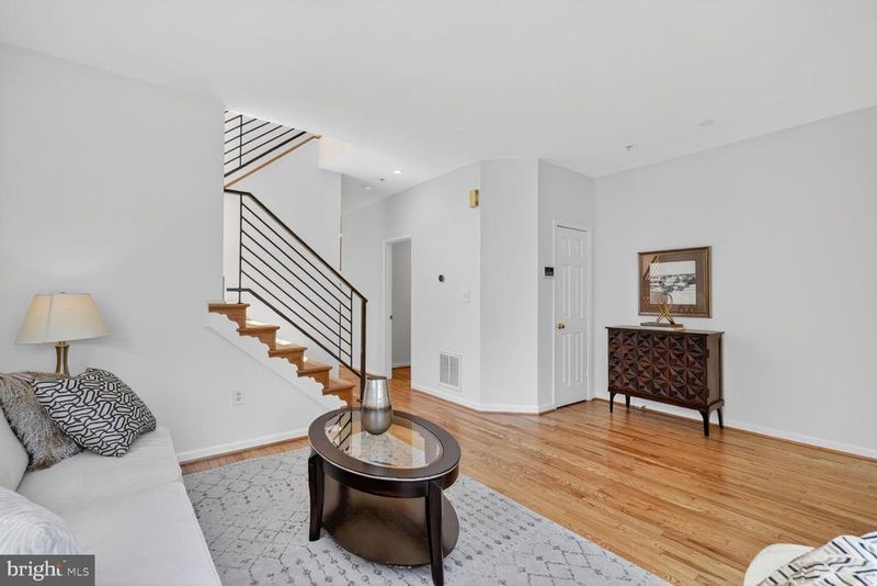 3369 Monterey Ln SE, Washington, DC 20032