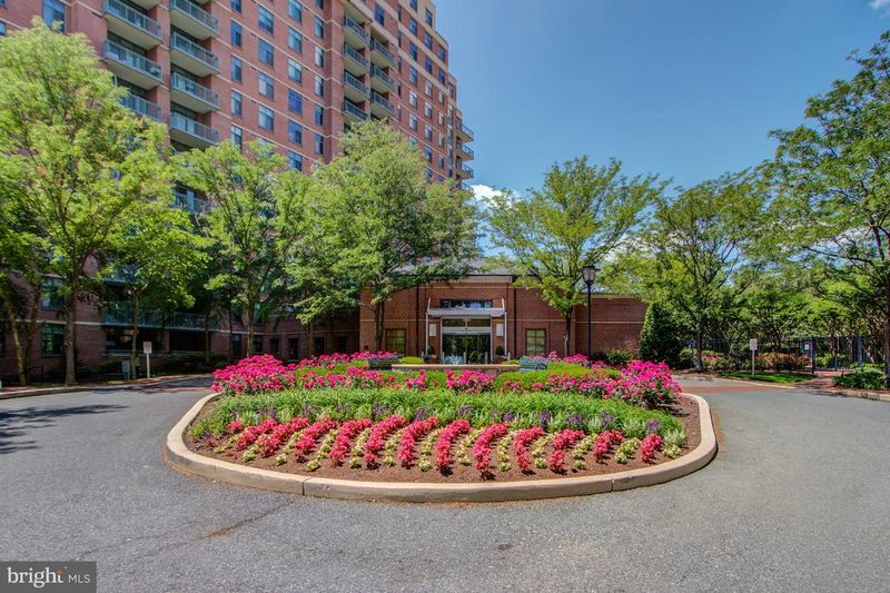 11700 Old Georgetown Rd #214, Rockville, MD 20852