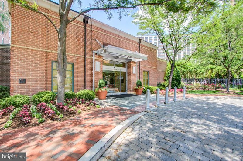 11700 Old Georgetown Rd #214, Rockville, MD 20852