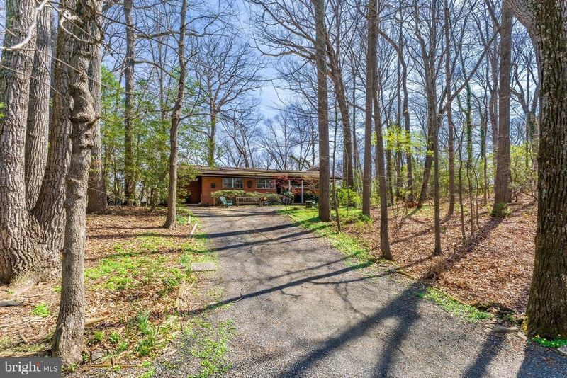 901 Chinquapin Rd, Mclean, VA 22102