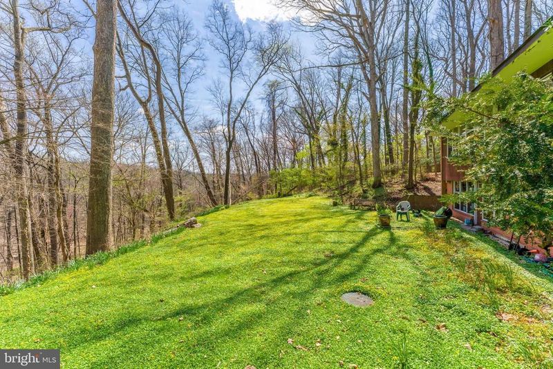 901 Chinquapin Rd, Mclean, VA 22102