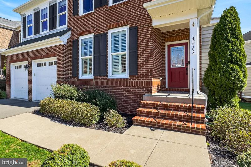 42308 Guildhall Dr, Ashburn, VA 20148