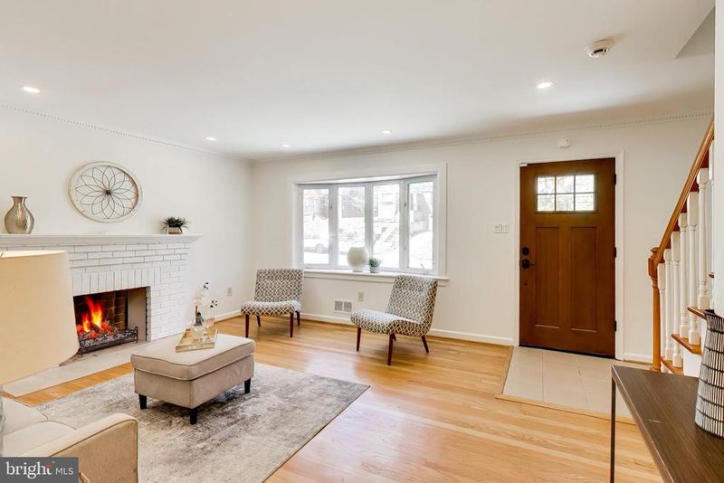 5823 Dewey St, Cheverly, MD 20785